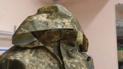 У Запоріжжі волонтери шиють спорядження для українських військових