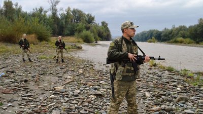 Намагався потрапити до Румунії. На Закарпатті чоловік потонув у Тисі Намагався потрапити до Румунії. На Закарпатті чоловік потонув у Тисі