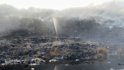 Біля Полтави горить Макухівське сміттєзвалище Біля Полтави горить Макухівське сміттєзвалище