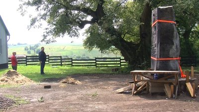 Захопився історією козацтва: волинянин встановлює пам'ятник полководцю Івану Богуну Захопився історією козацтва: волинянин встановлює пам'ятник полководцю Івану Богуну