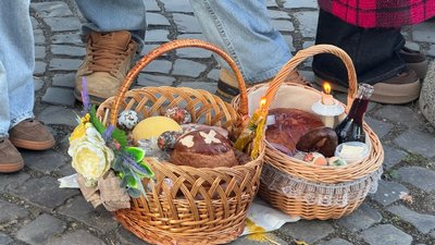 Що саме освячують християни західного обряду на Великдень в Ужгороді