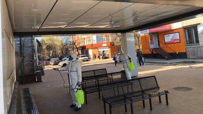 Дезінфікують зупинки у Кременчуці Дезінфікують зупинки у Кременчуці