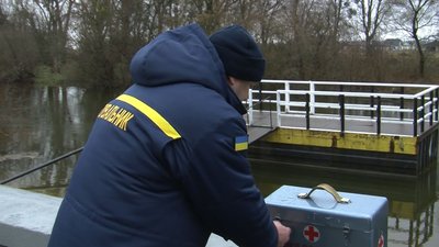Водохрещенські купання у Луцьку: хто стежив за безпекою пірнальників Водохрещенські купання у Луцьку: хто стежив за безпекою пірнальників