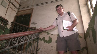 "Той страшний під'їзд": мешканці історичного будинка у Харкові 30 років чекають на ремонт "Той страшний під'їзд": мешканці історичного будинка у Харкові 30 років чекають на ремонт