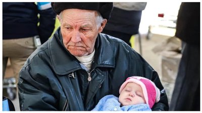 Запорізькому дідусю, який розчулив глядачів соцмереж, передали гуманітарку