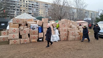 На місці ракетного удару в Дніпрі працюють волонтери. У чому ще є потреба На місці ракетного удару в Дніпрі працюють волонтери. У чому ще є потреба