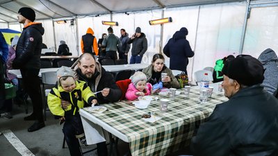 84-річний дідусь їхав до Франківська кілька діб, щоб врятувати родину від обстрілів 84-річний дідусь їхав до Франківська кілька діб, щоб врятувати родину від обстрілів