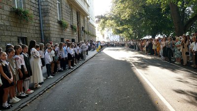 Майже 13 тисяч школярів пішли у перший клас на Закарпатті