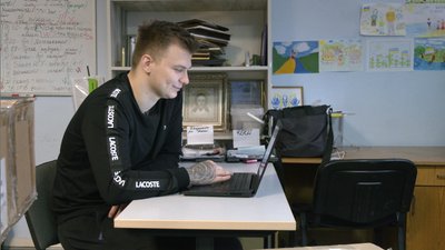 На снарядах, танках і літаках: надіслати побажання для російської армії можна за донати для української На снарядах, танках і літаках: надіслати побажання для російської армії можна за донати для української