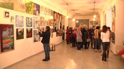 В туристично-інформаційному центрі Запоріжжя відкрився Різдвяний вернісаж В туристично-інформаційному центрі Запоріжжя відкрився Різдвяний вернісаж