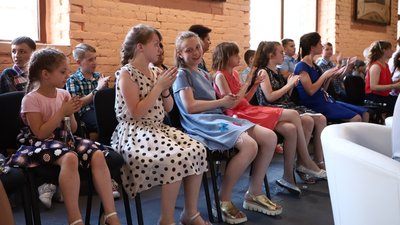 У музеї електротранспорту Одеси для дітей зіграв філармонійний оркестр