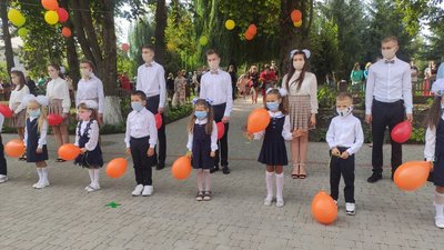 Дочку загиблого бійця з Тернопільщини до першого класу провів побратим її батька