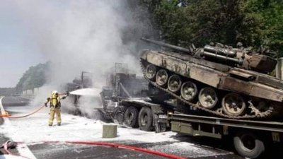 У Польщі в ДТП з колоною військової техніки згоріли два танки