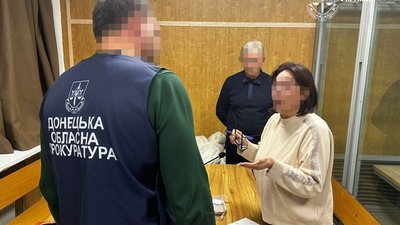Керівниці дитсадку "ДНР" оголосили підозру: приїхала в Київ оформлювати паспорт