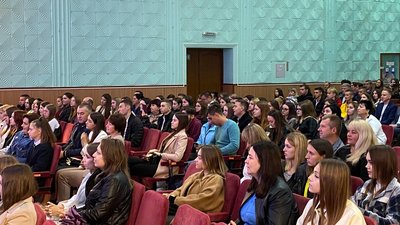 Навчатимуться офлайн: першокурсників вінницького ВНЗ посвятили у студенти Навчатимуться офлайн: першокурсників вінницького ВНЗ посвятили у студенти
