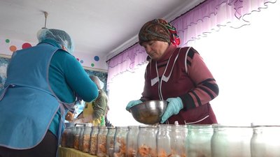 У громаді на Черкащині приймають переселенців та готують "богатирські" каші