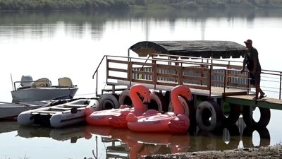 Шезлонги, катамарани та каяки: на Одещині біля водосховища облаштували пляж Шезлонги, катамарани та каяки: на Одещині біля водосховища облаштували пляж