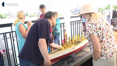 Усі представлені моделі можна було роздивитись до мілких деталей. Фото: Суспільне Усі представлені моделі можна було роздивитись до мілких деталей. Фото: Суспільне