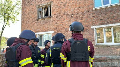 У Сумах троє травмованих внаслідок авіаудару по місту У Сумах троє травмованих внаслідок авіаудару по місту