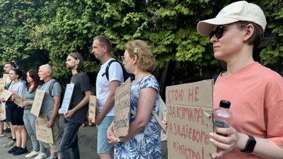 П'ятнадцятий день поспіль ужгородці виходять на мирну акцію на підтримку Федорова