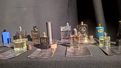 Виставка у фойє Першого театру Виставка у фойє Першого театру
