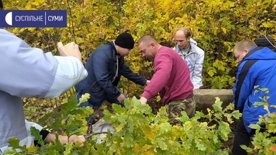У лісосмузі Глухова знайшли надгробки з єврейських могил У лісосмузі Глухова знайшли надгробки з єврейських могил