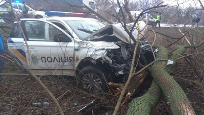 Під Харковом зіткнулися позашляховик поліції та Жигулі, є травмовані