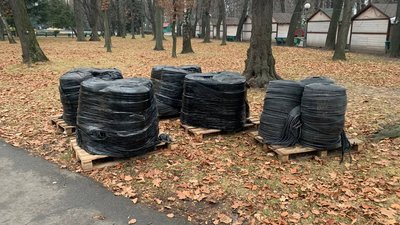 "Зимове містечко" у Вінниці: у Центральному парку облаштують льодову ковзанку "Зимове містечко" у Вінниці: у Центральному парку облаштують льодову ковзанку