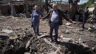 Розбитий авіабомбами РФ гаражний кооператив у Київському районі Харкова