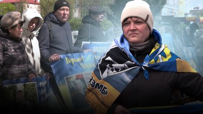 Родини військових збирали "Листи надії" для зниклих безвісти та полонених на Рівненщині