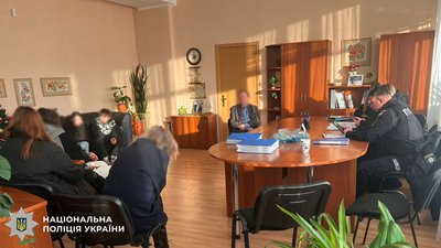 побили школярку