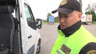 На дорогах Житомирщини з початку року зупинили 105 перевантажених фур На дорогах Житомирщини з початку року зупинили 105 перевантажених фур