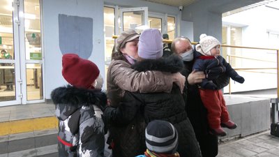 Додому на Різдво. Багатодітну львів’яну, яка хворіла на COVID-19, виписали із лікарні Додому на Різдво. Багатодітну львів’яну, яка хворіла на COVID-19, виписали із лікарні