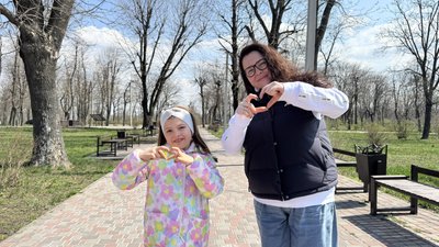 Доньку рік утримували в окупації, поки матір була у полоні. Історія військовслужбовиці з Маріуполя