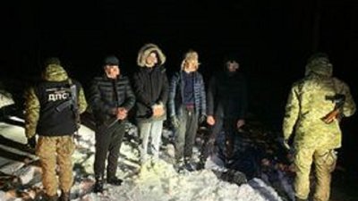 Три тисячі доларів з людини. На Буковині чоловіків намагались незаконно провести через кордон