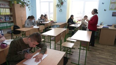 У школу на Рівненщині, де освітяни відмовлялись від вакцинації, призначили нового директора