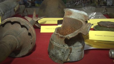 Осколки снарядів та мін - експонати музею російсько-української війни. Фото: Суспільне. Поділля. Осколки снарядів та мін - експонати музею російсько-української війни. Фото: Суспільне. Поділля.