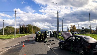ДТП за участі трьох автомобілів на Рівненщині: загинула жінка
