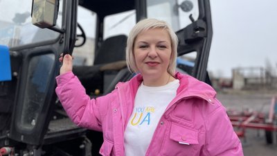 Задля жінок і їхніх можливостей: на Миколаївщині тривають курси трактористок Задля жінок і їхніх можливостей: на Миколаївщині тривають курси трактористок