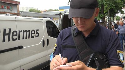 За місяць роботи житомирські інспектори з паркування виявили більше 2 тисяч порушень За місяць роботи житомирські інспектори з паркування виявили більше 2 тисяч порушень