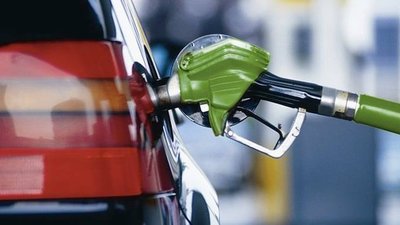 "Продавав" паливно-мастильні матеріали: черкаські поліцейські затримали чоловіка