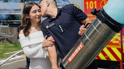 Гендер-паті, оголошення статі майбутньої дитини, рятувальник Гендер-паті, оголошення статі майбутньої дитини, рятувальник