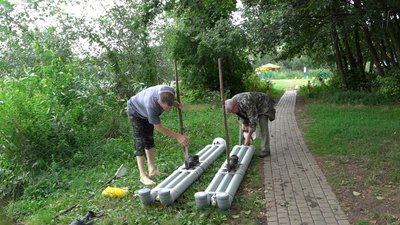 Вінничанин із труб та старих черевиків створив лижі-водоходи Вінничанин із труб та старих черевиків створив лижі-водоходи