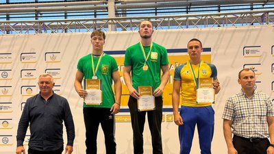 Трійнята з Харківщини представлять Україну на чемпіонаті світі з армреслінгу