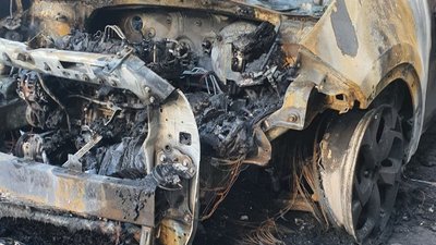 У Харкові під час руху загорілася автівка — водій встиг вистрибнути У Харкові під час руху загорілася автівка — водій встиг вистрибнути