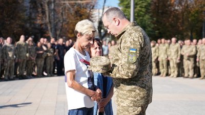 У Черкасах подякували захисникам і захисницям напередодні їхнього свята У Черкасах подякували захисникам і захисницям напередодні їхнього свята