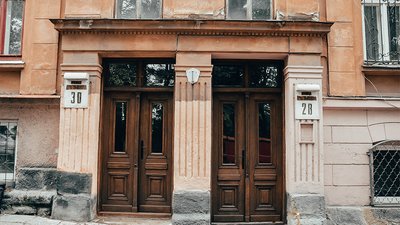 У Львові відреставрували ще одну старовинну браму