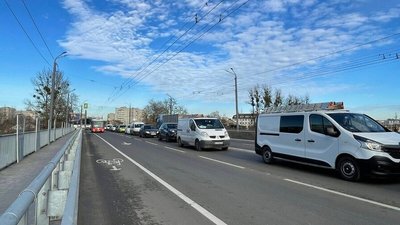 Велосмуга на вулиці Сяйво