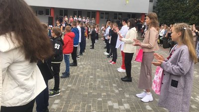 Школа, дитсадок і коледж: як у закладах освіти Луцька відзначили відбувся День знань Школа, дитсадок і коледж: як у закладах освіти Луцька відзначили відбувся День знань