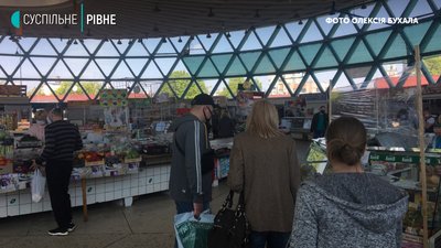 У Рівному відкриваються ринки. Що там відбувається